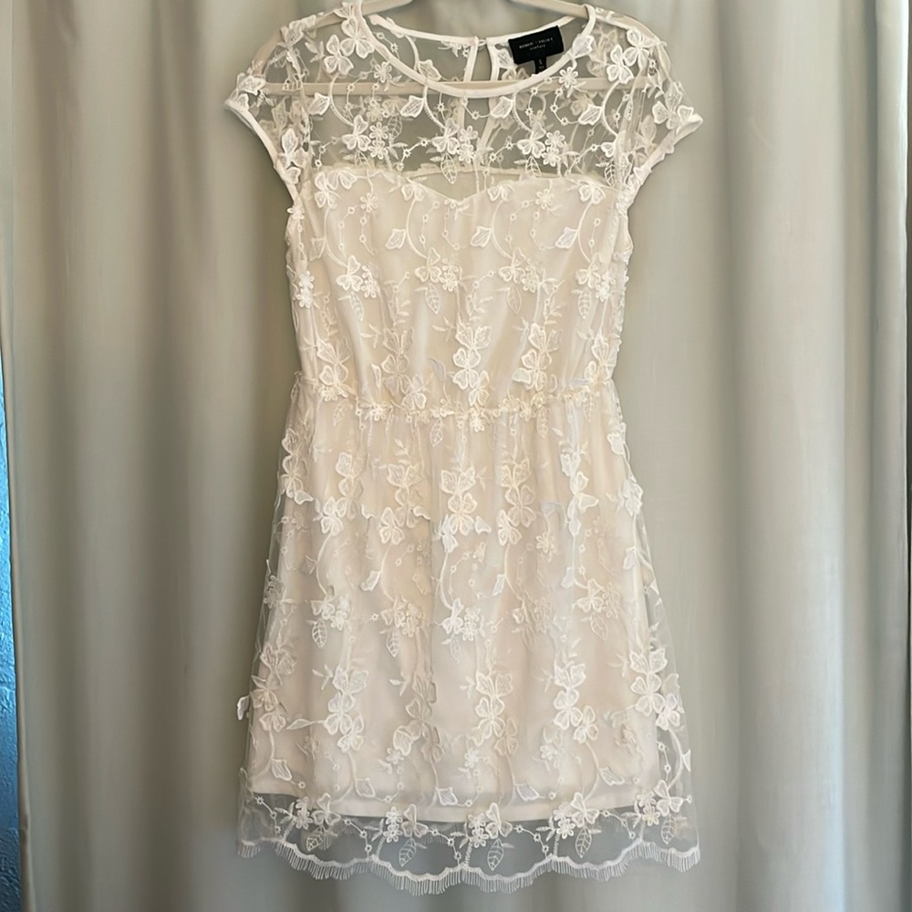 Romeo & Juliet couture white lace whimsical fairy embroidered dress, size small‎
